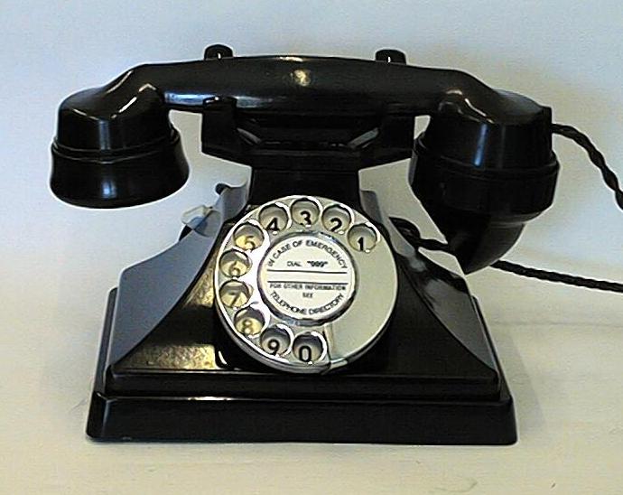 1930s Pyramid Bakelite (200 type) 1930s Pyramid Bakelite (200 type)
