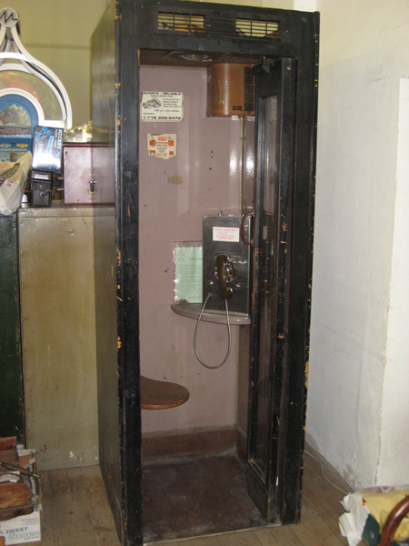 Wooden US telephone Silence booth